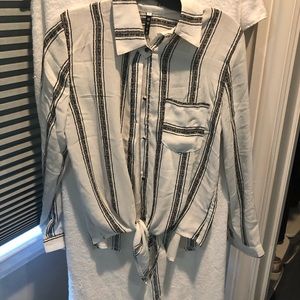 Black and White Tie Front Blouse Size L
